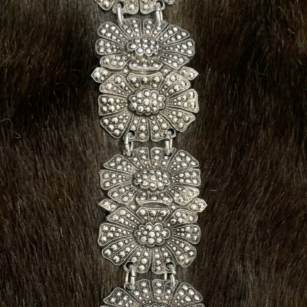 Elegant Silver Floral Bracelet